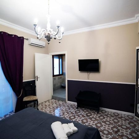 Barocco Al Centro Bed & Breakfast Катания Екстериор снимка